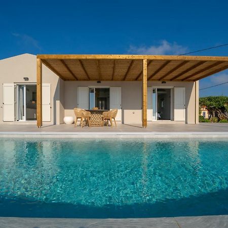 Summer Breeze Villa Tzamarelata 外观 照片