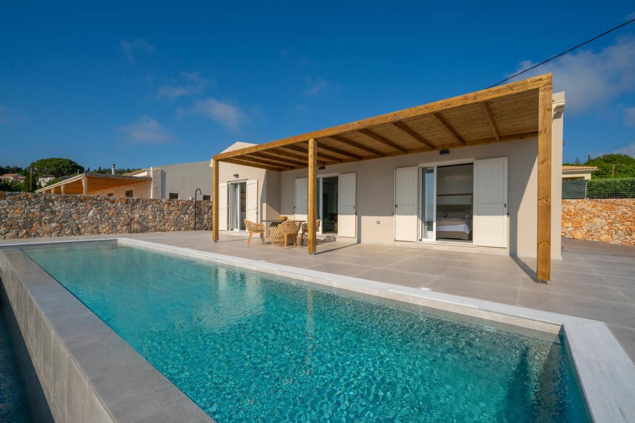Summer Breeze Villa Tzamarelata 外观 照片