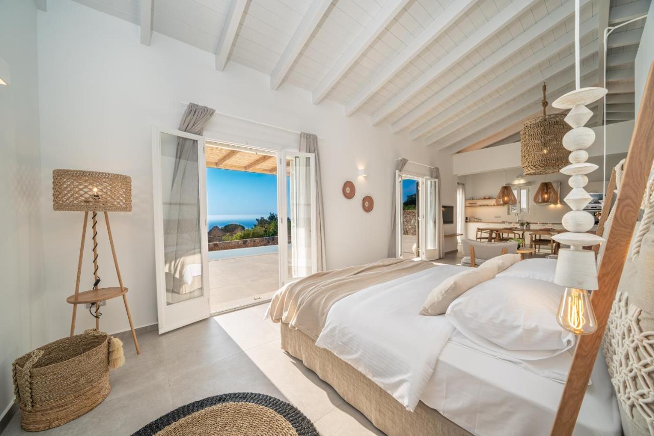 Summer Breeze Villa Tzamarelata 外观 照片