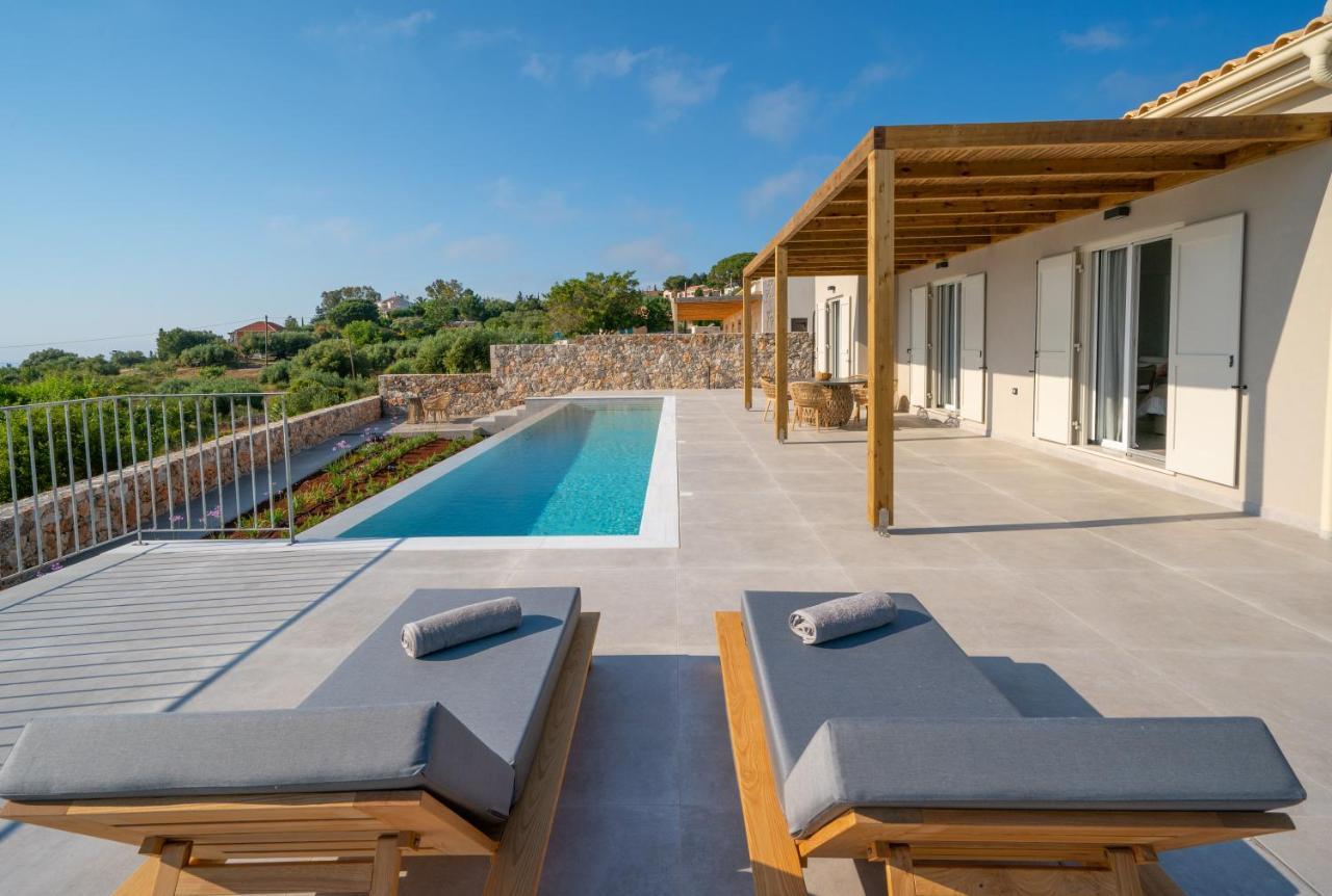 Summer Breeze Villa Tzamarelata 外观 照片