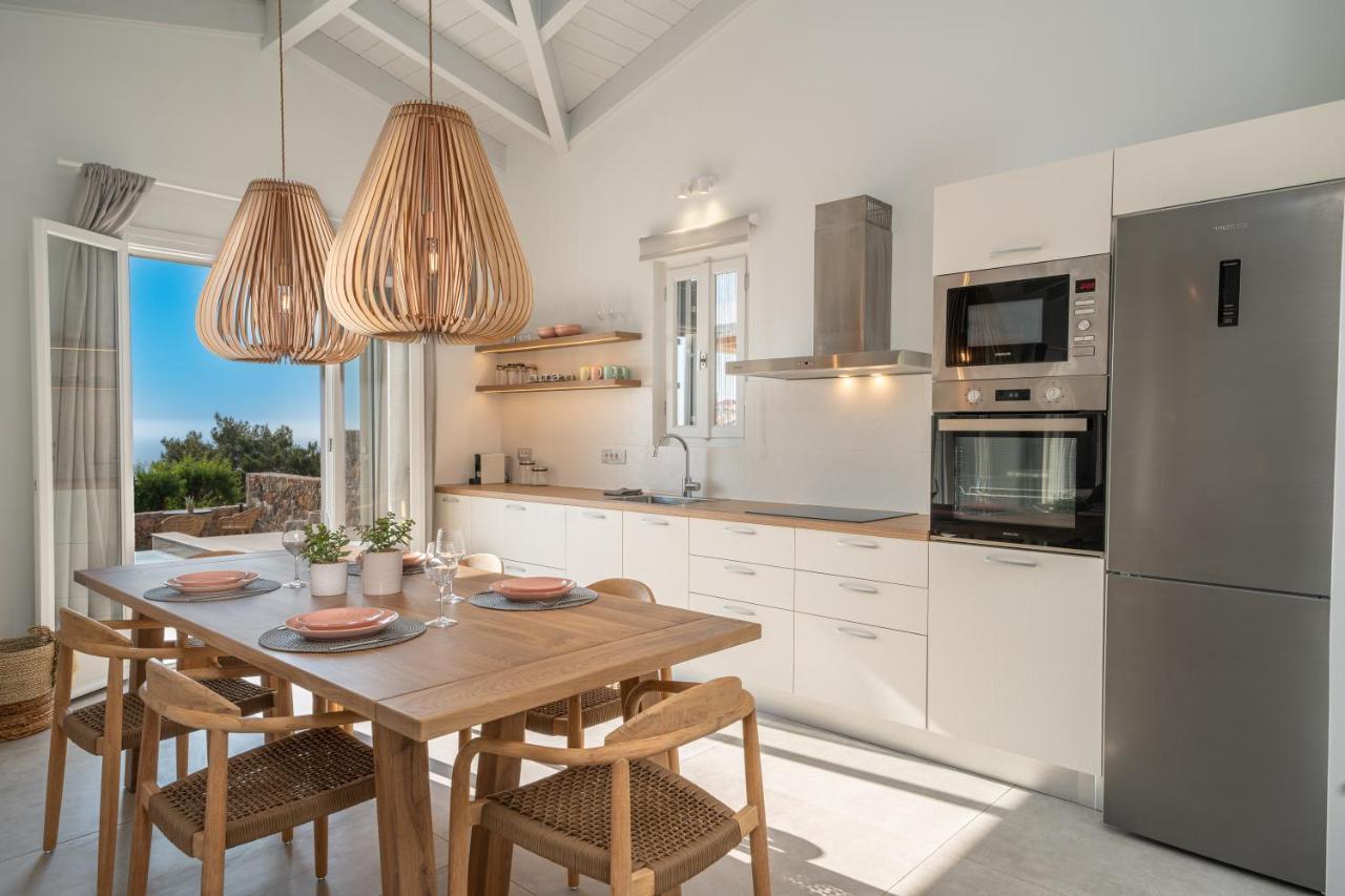 Summer Breeze Villa Tzamarelata 外观 照片