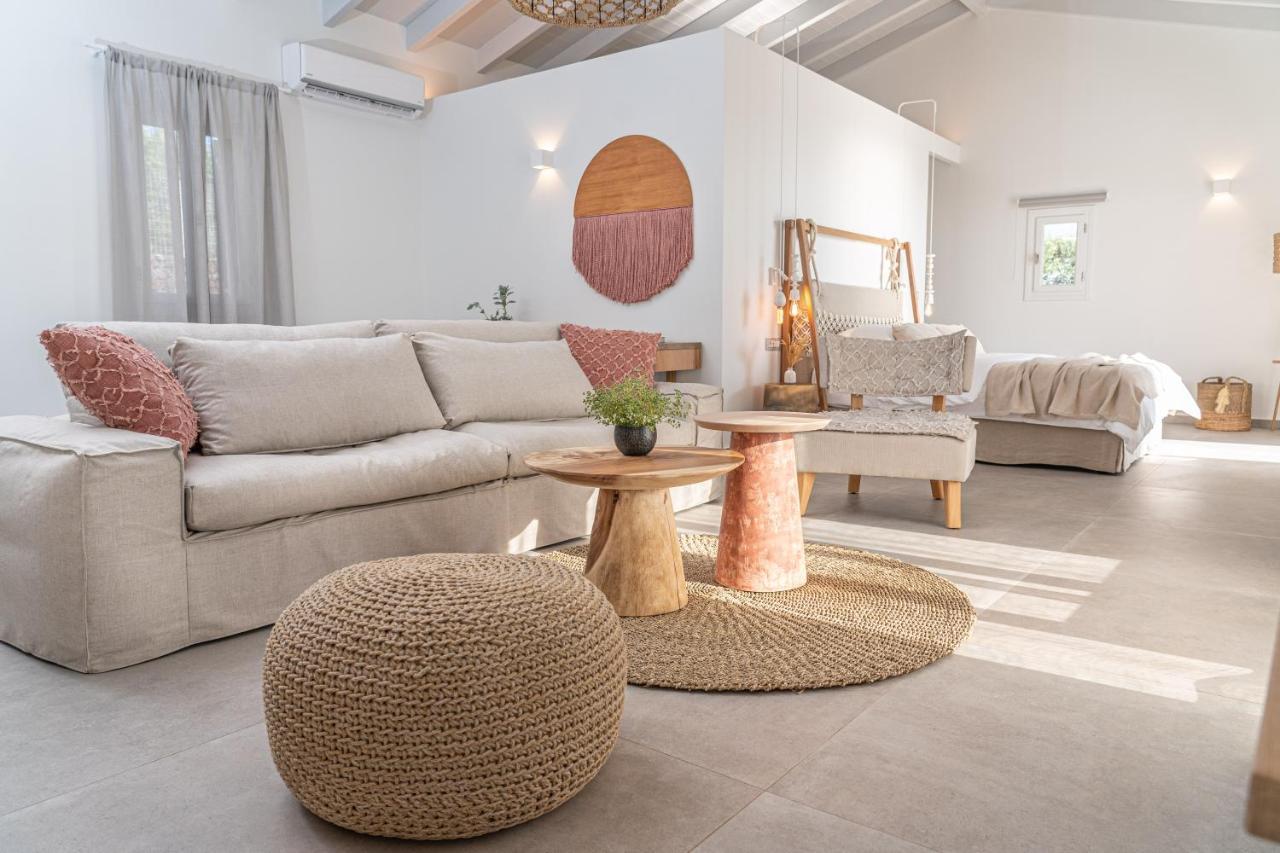 Summer Breeze Villa Tzamarelata 外观 照片