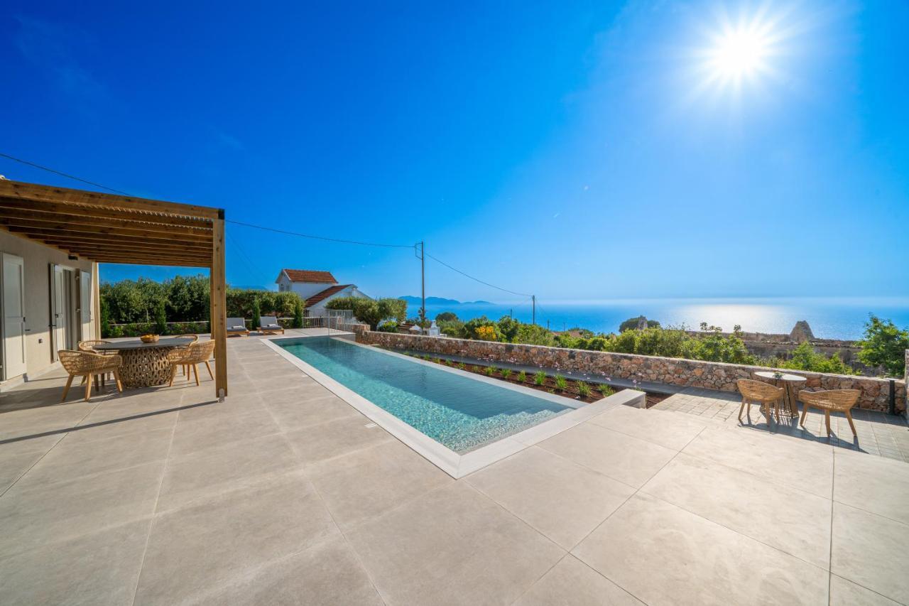 Summer Breeze Villa Tzamarelata 外观 照片