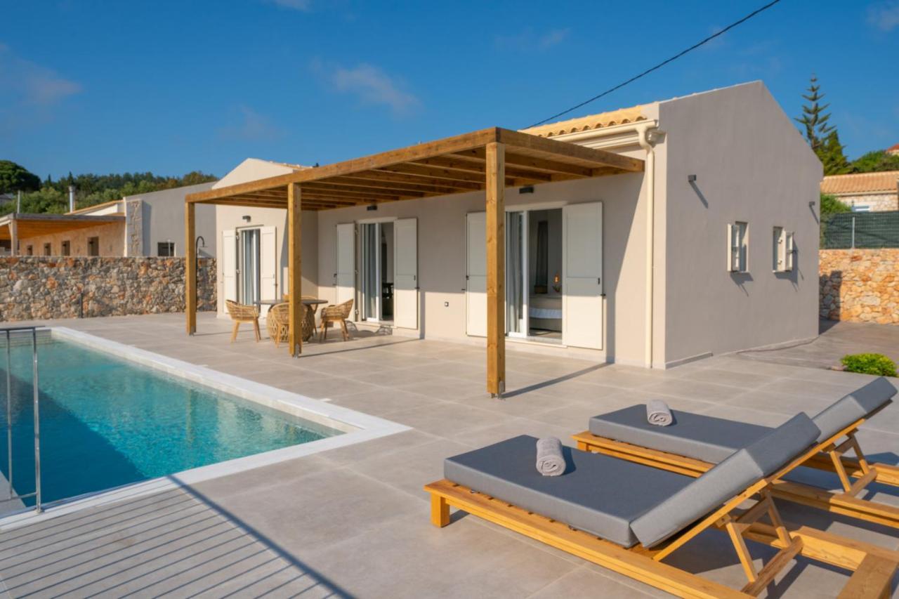 Summer Breeze Villa Tzamarelata 外观 照片