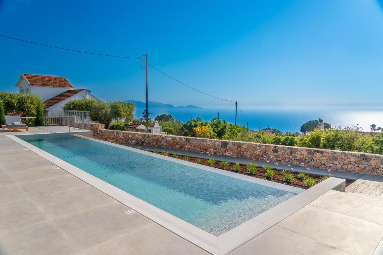 Summer Breeze Villa Tzamarelata 外观 照片