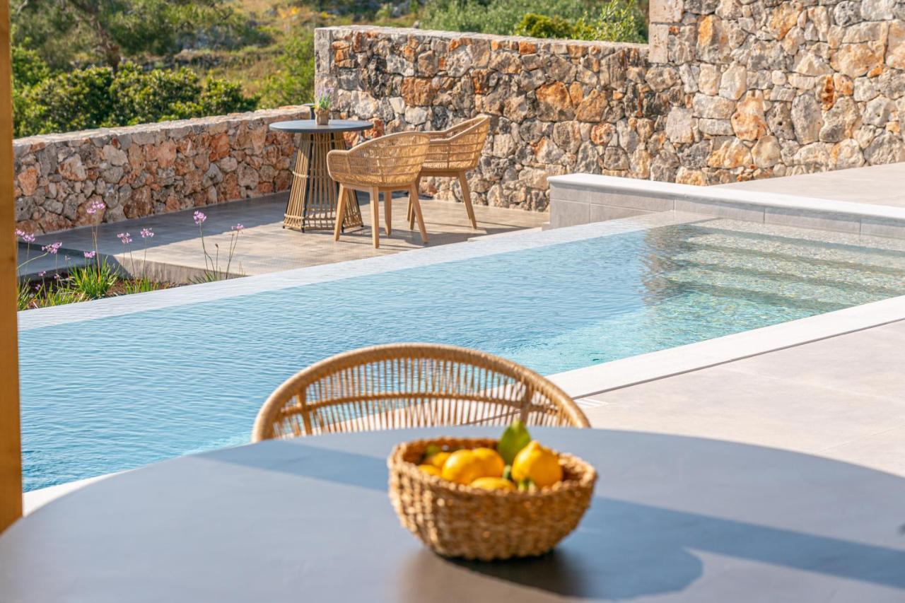 Summer Breeze Villa Tzamarelata 外观 照片