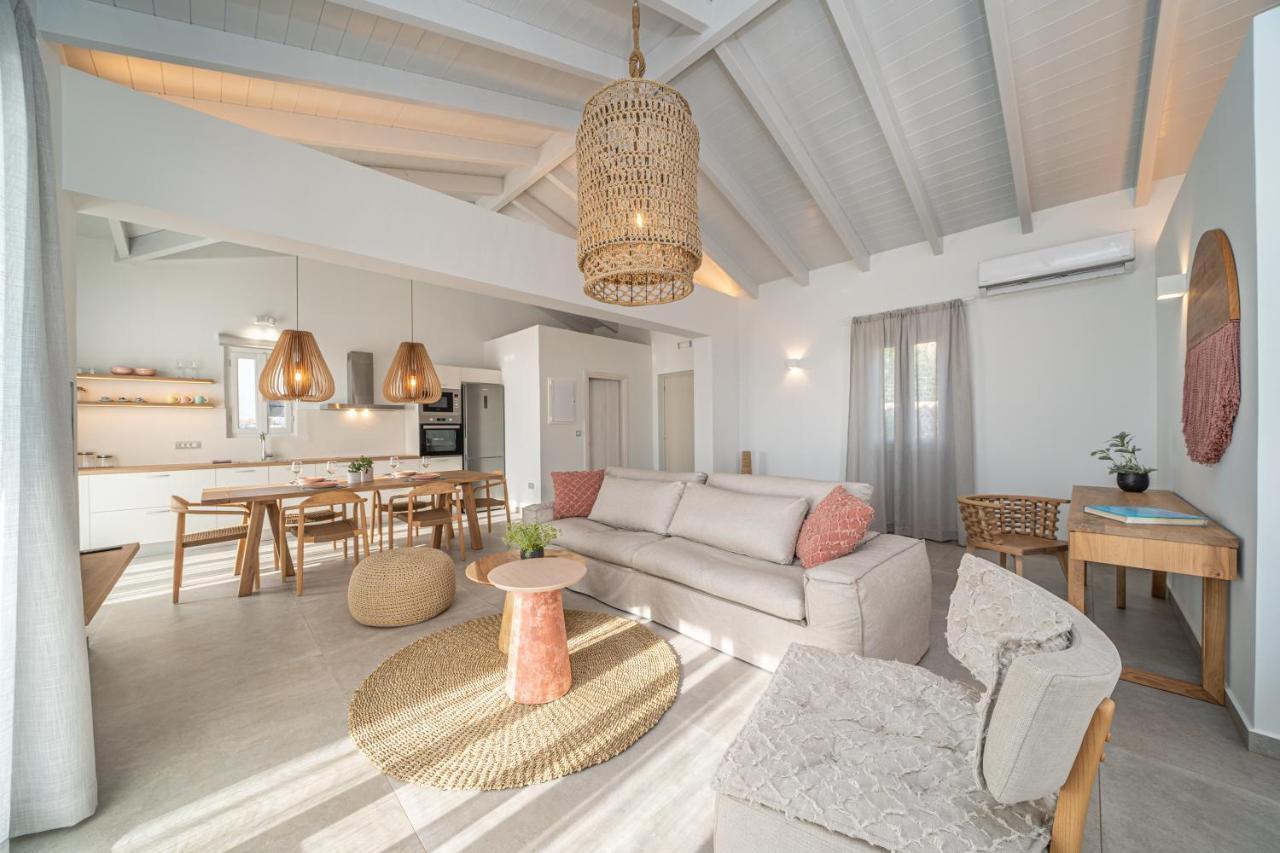 Summer Breeze Villa Tzamarelata 外观 照片